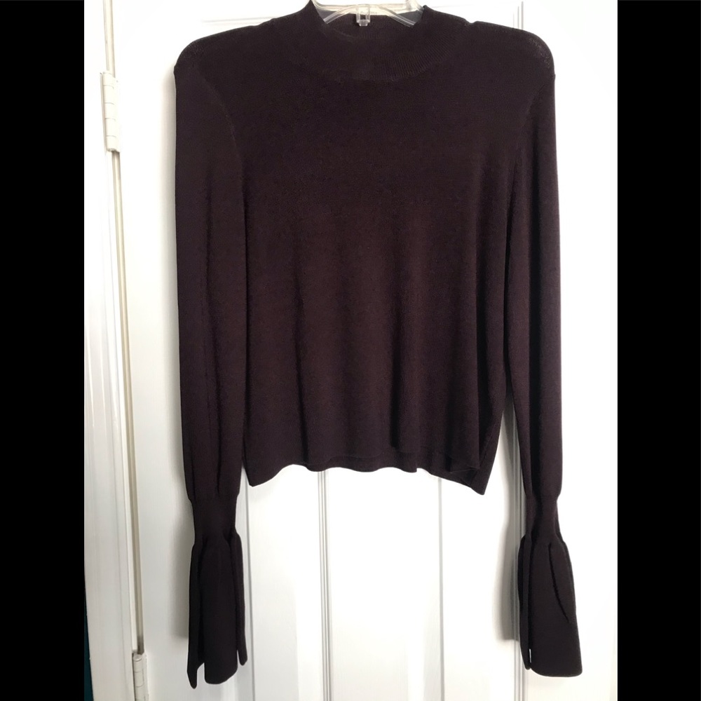H&M women’s M, plum colored bell sleeve sweater